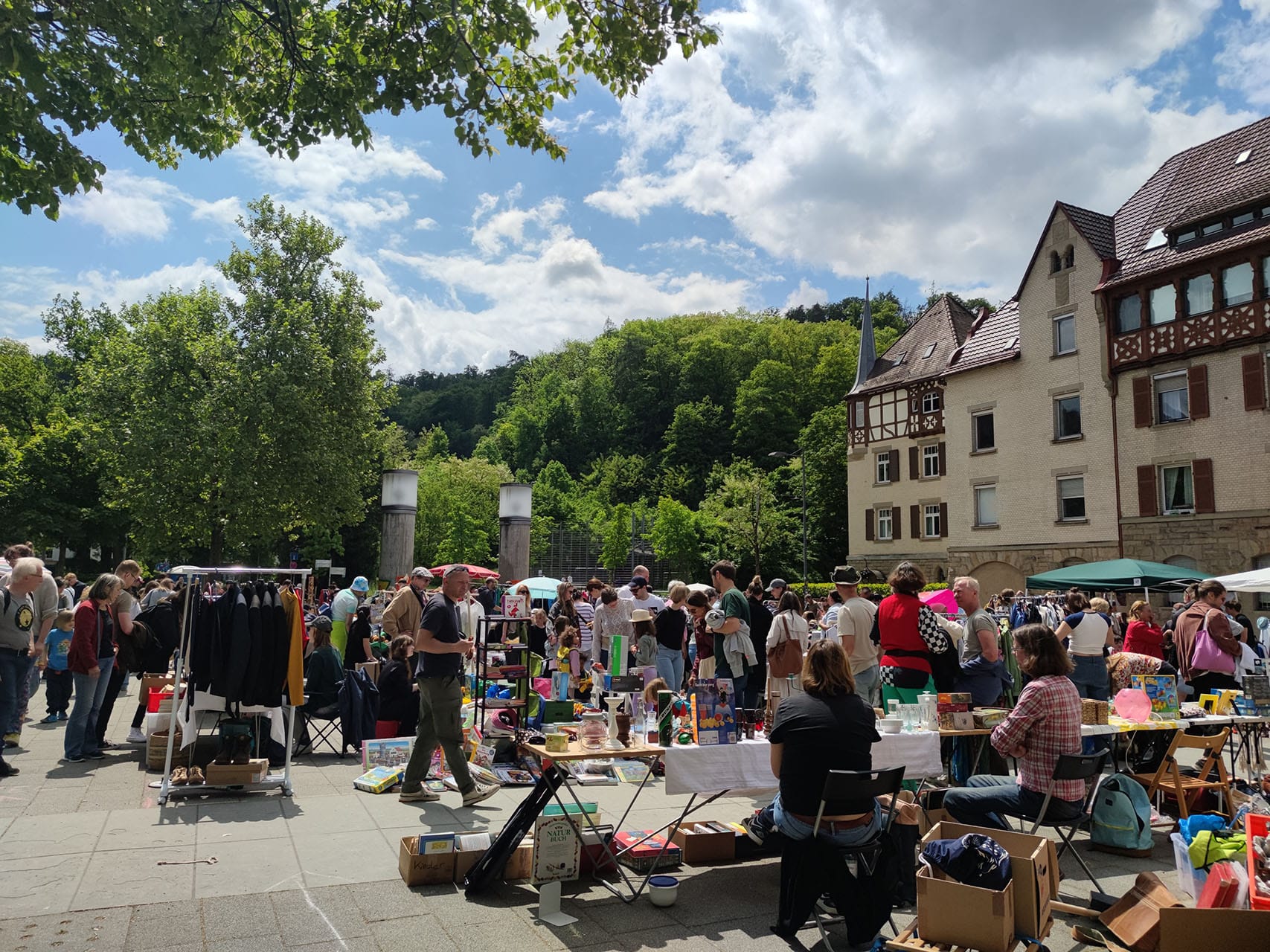 Stadtteilinitiative Stuttgart Nachbarschaftsflohmarkt IMG 20250517 124840